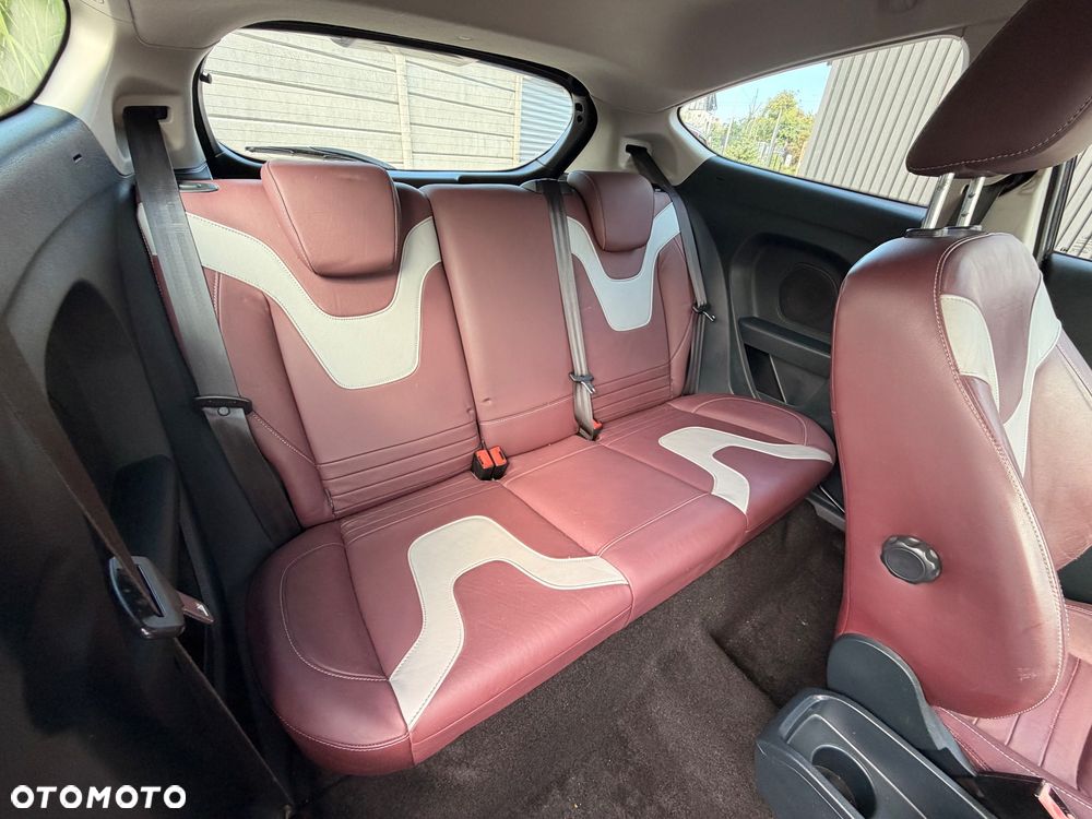 Ford Fiesta 1.4 Ghia - 10