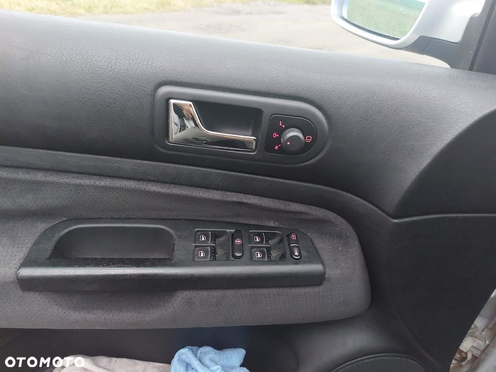 Volkswagen Golf 1.6 - 8