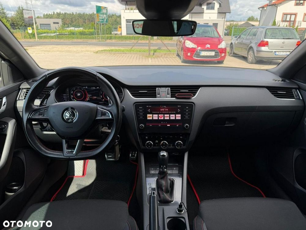 Skoda Octavia 2.0 TDI DSG RS - 16