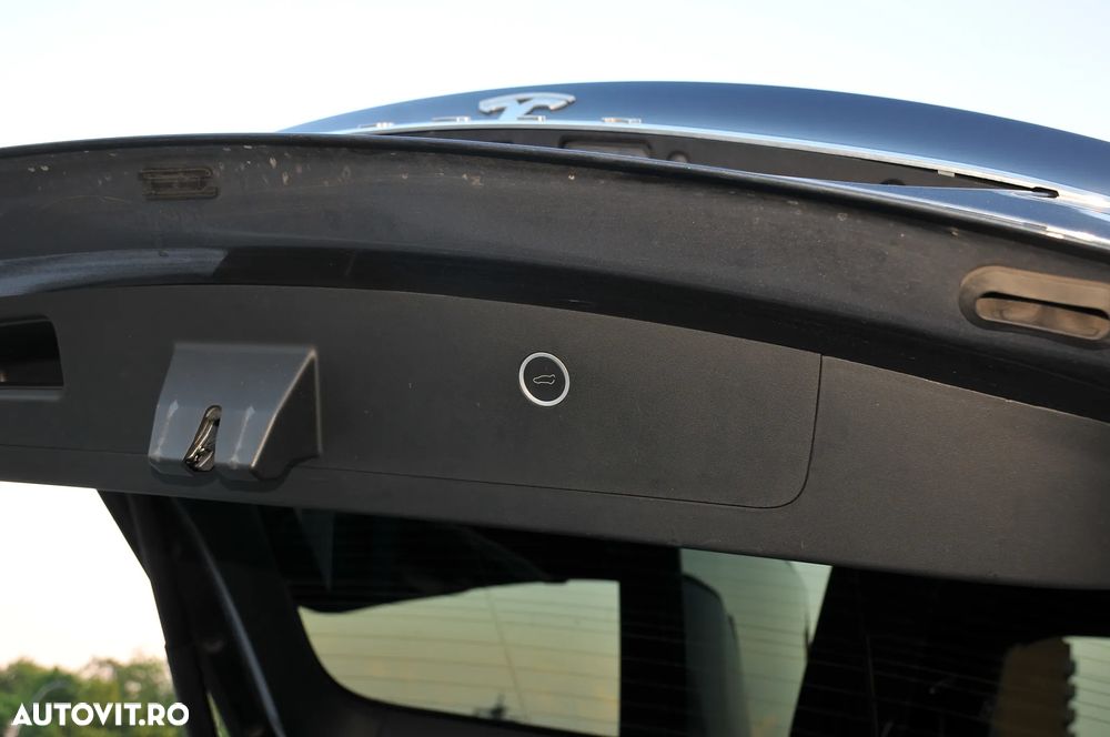 TESLA Model X 2018 — imagine 30