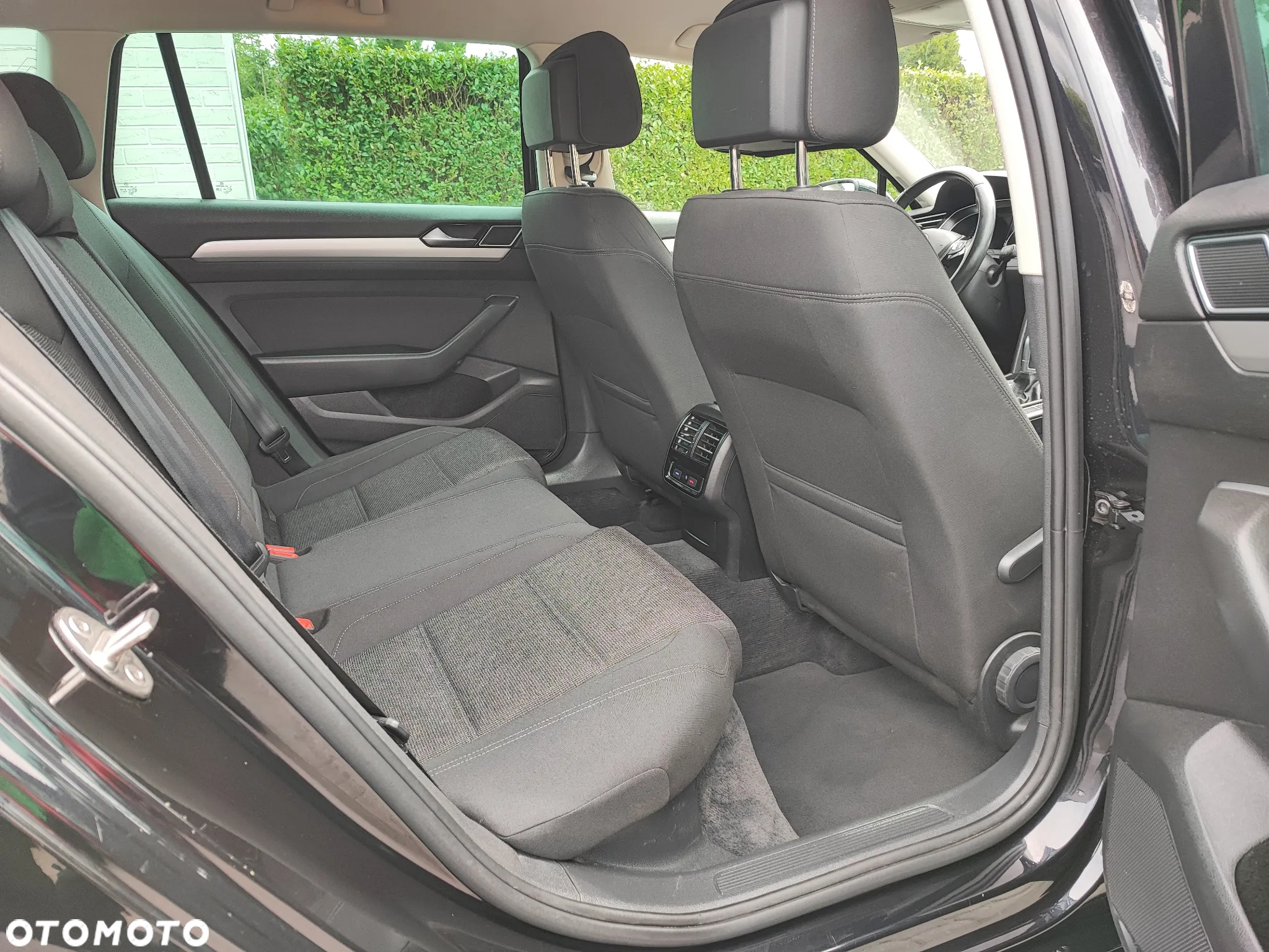 Volkswagen Passat Variant 1.6 TDI (BlueMotion Technology) DSG Comfortline - 16