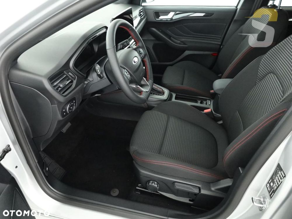 Ford Focus 1.0 EcoBoost mHEV ST-Line X - 12