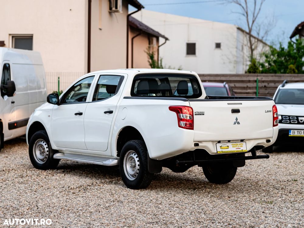 Mitsubishi L200 Double Cab M/T Intense - 11