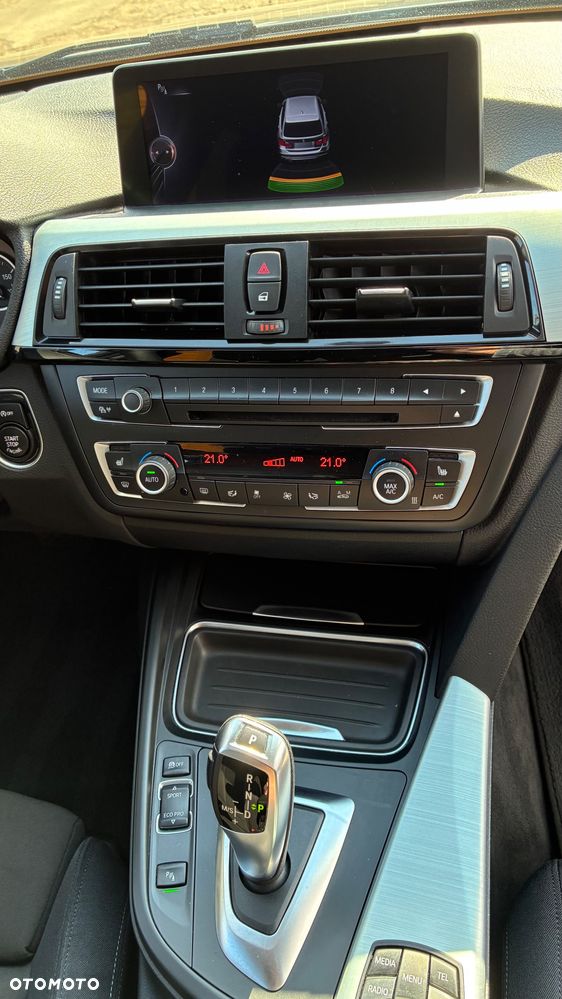 BMW Seria 3 318d Sport Line - 11