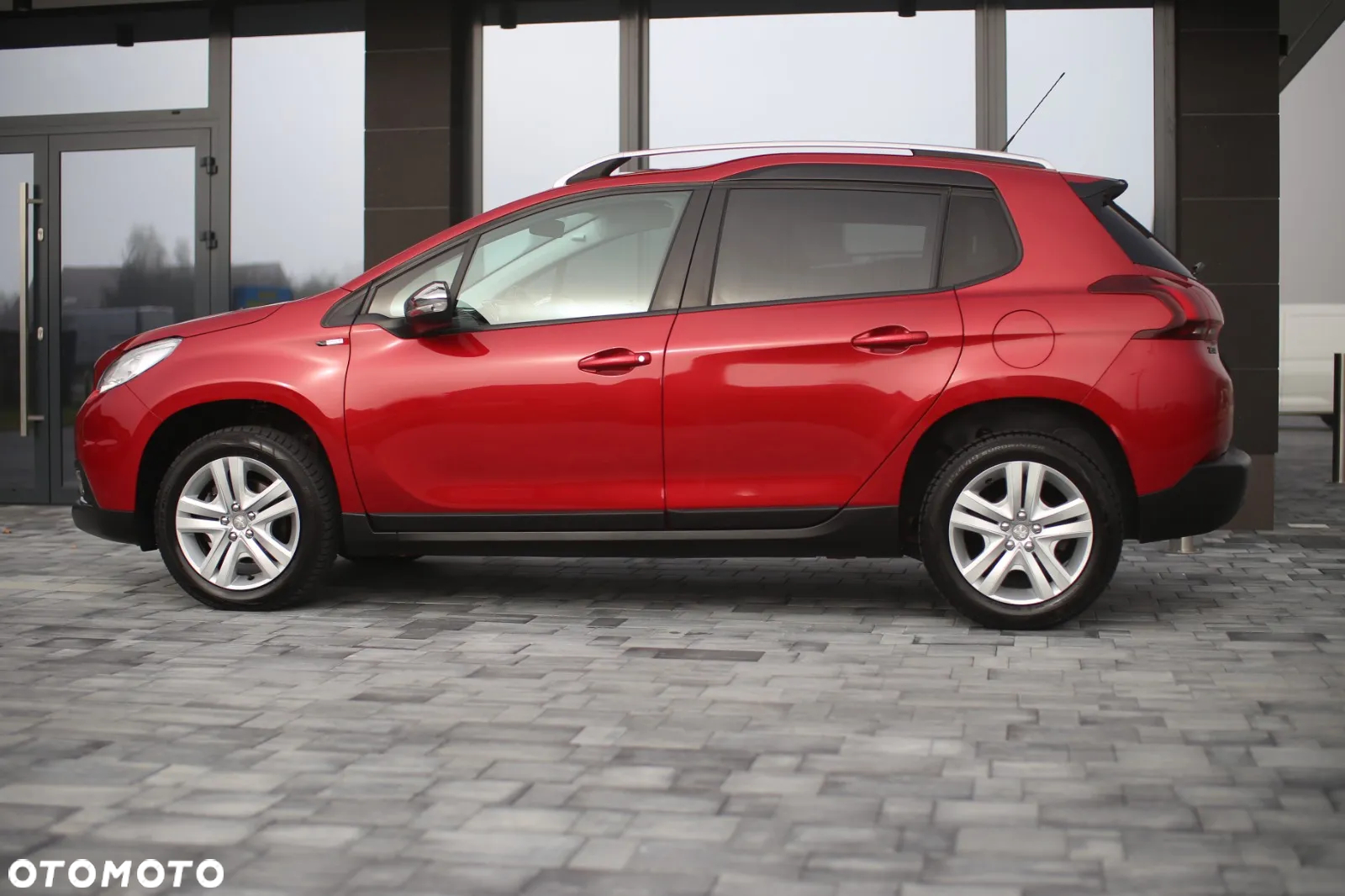 Peugeot 2008 - 4