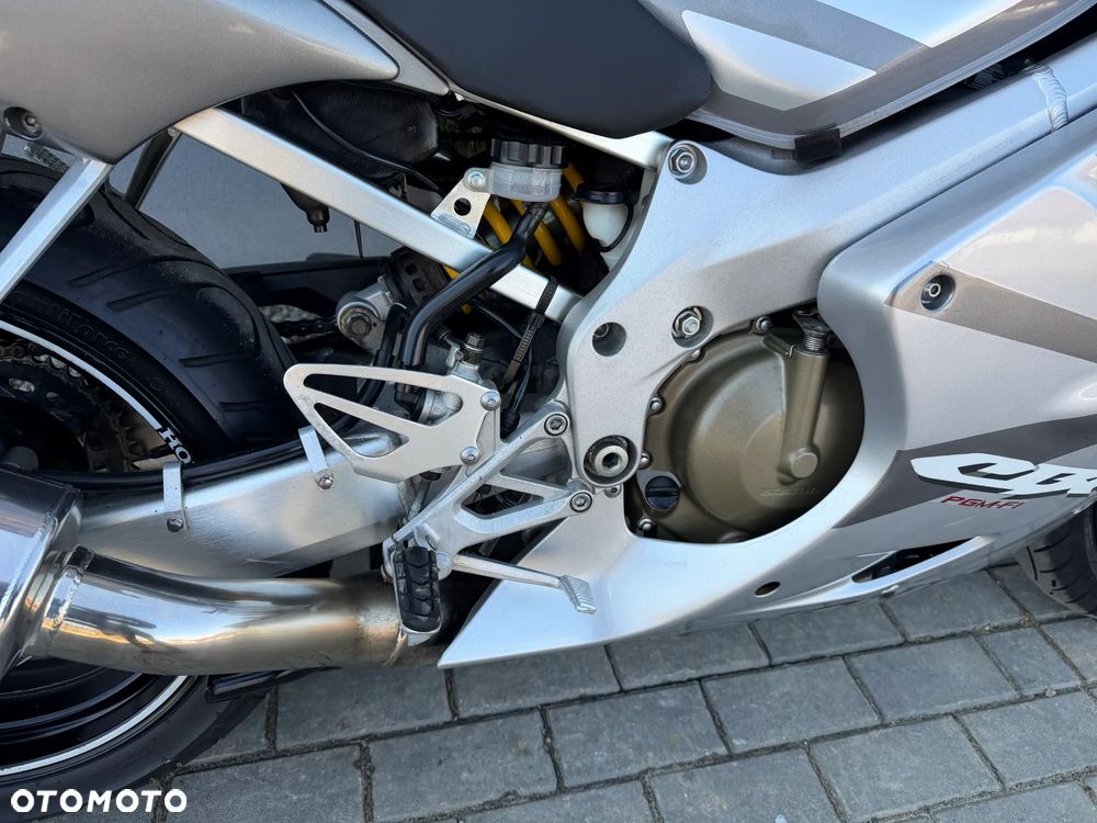 Honda CBR - 23