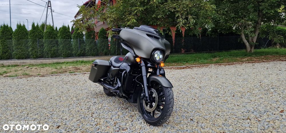 Harley-Davidson Touring Street Glide - 13