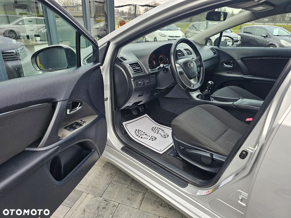 Toyota Avensis 1.8 Comfort - 7