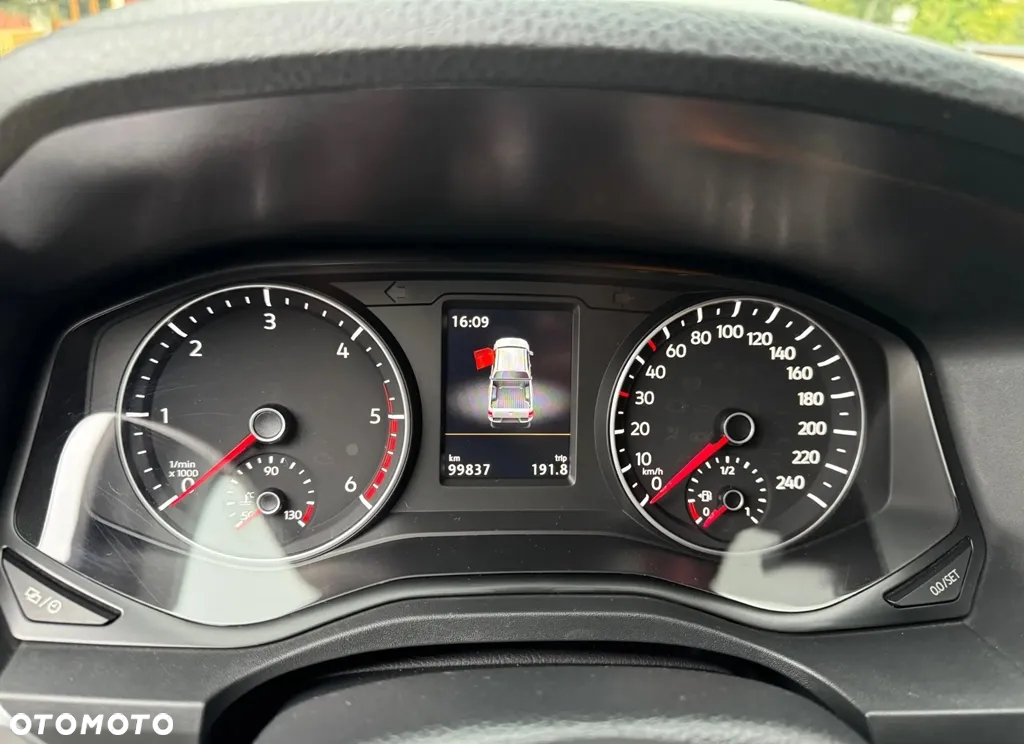 Volkswagen Amarok - 12