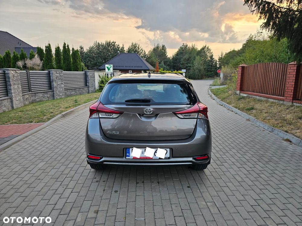 Toyota Auris 1.6 Premium - 8