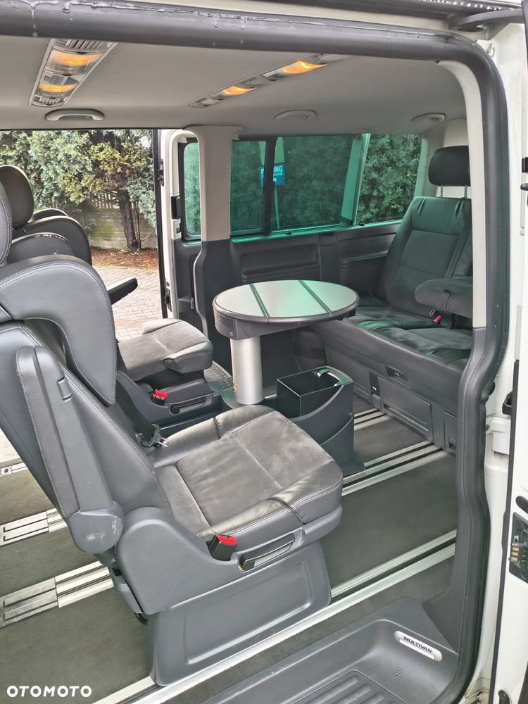 Volkswagen Multivan - 9