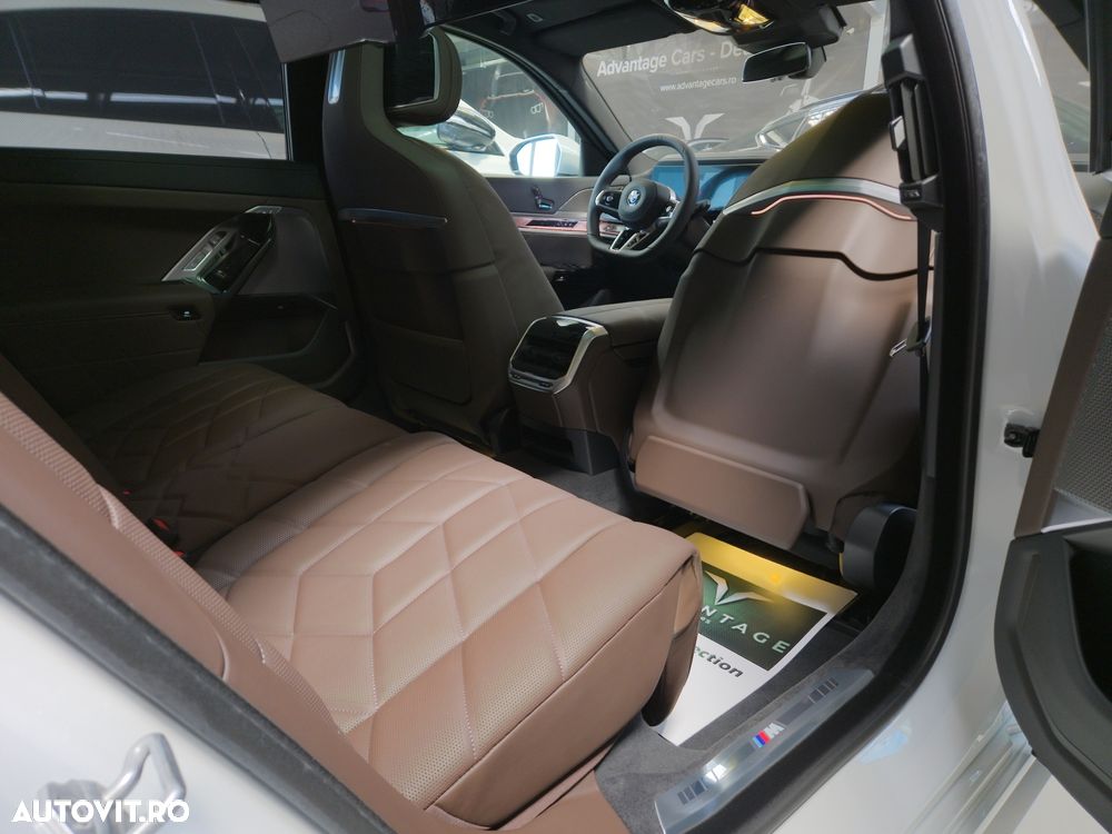 BMW Seria 7 740d xDrive MHEV - 13