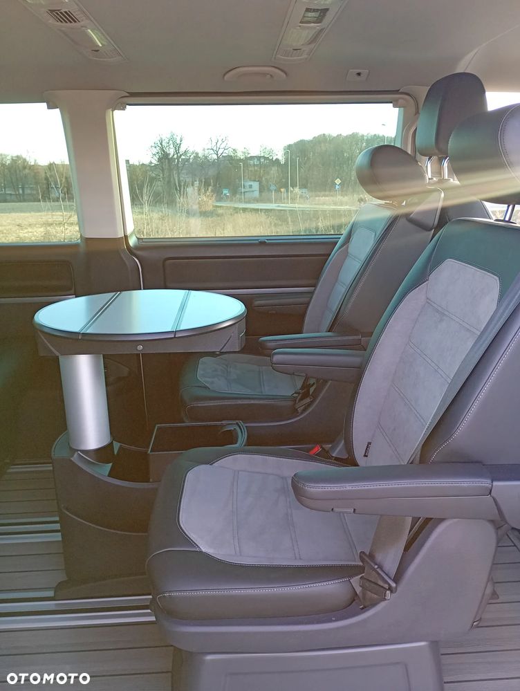 Volkswagen Multivan - 25