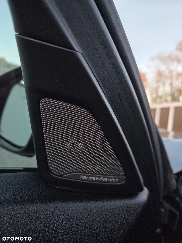 BMW Seria 5 520d - 29