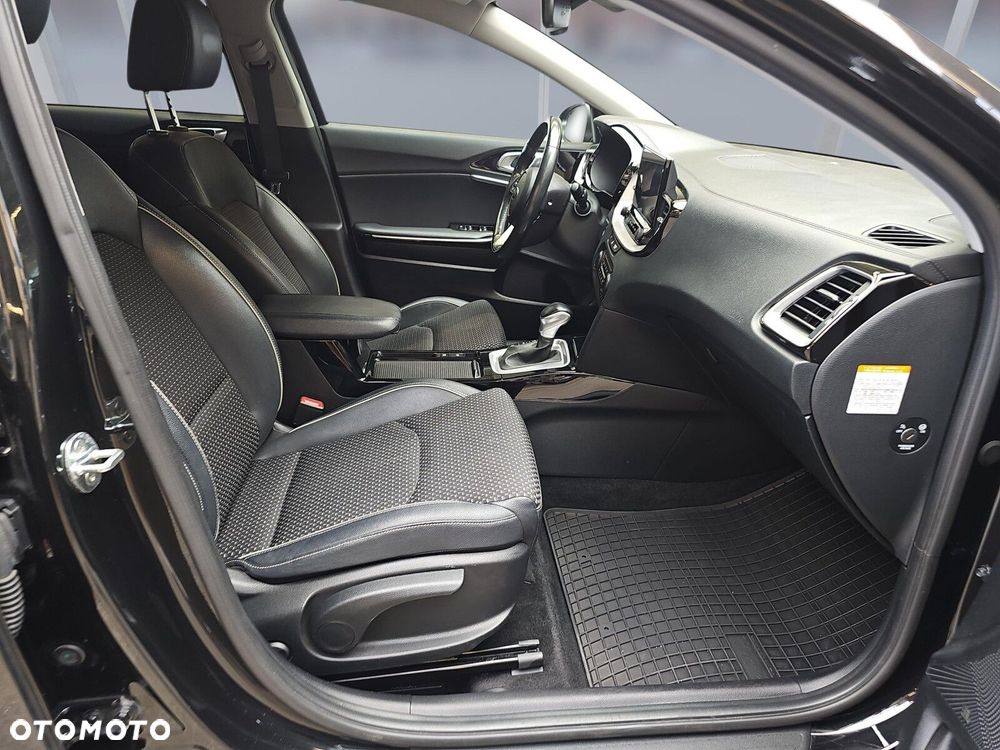 Kia Ceed 1.6 CRDi mHEV L DCT - 11
