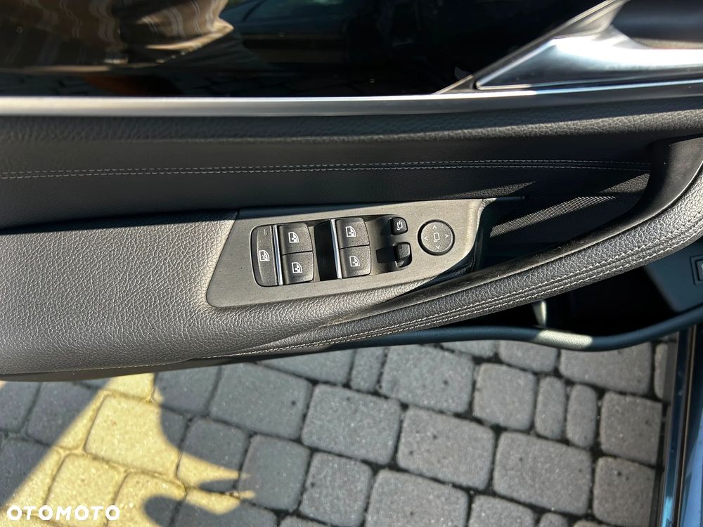 BMW Seria 5 530e iPerformance Luxury Line - 29