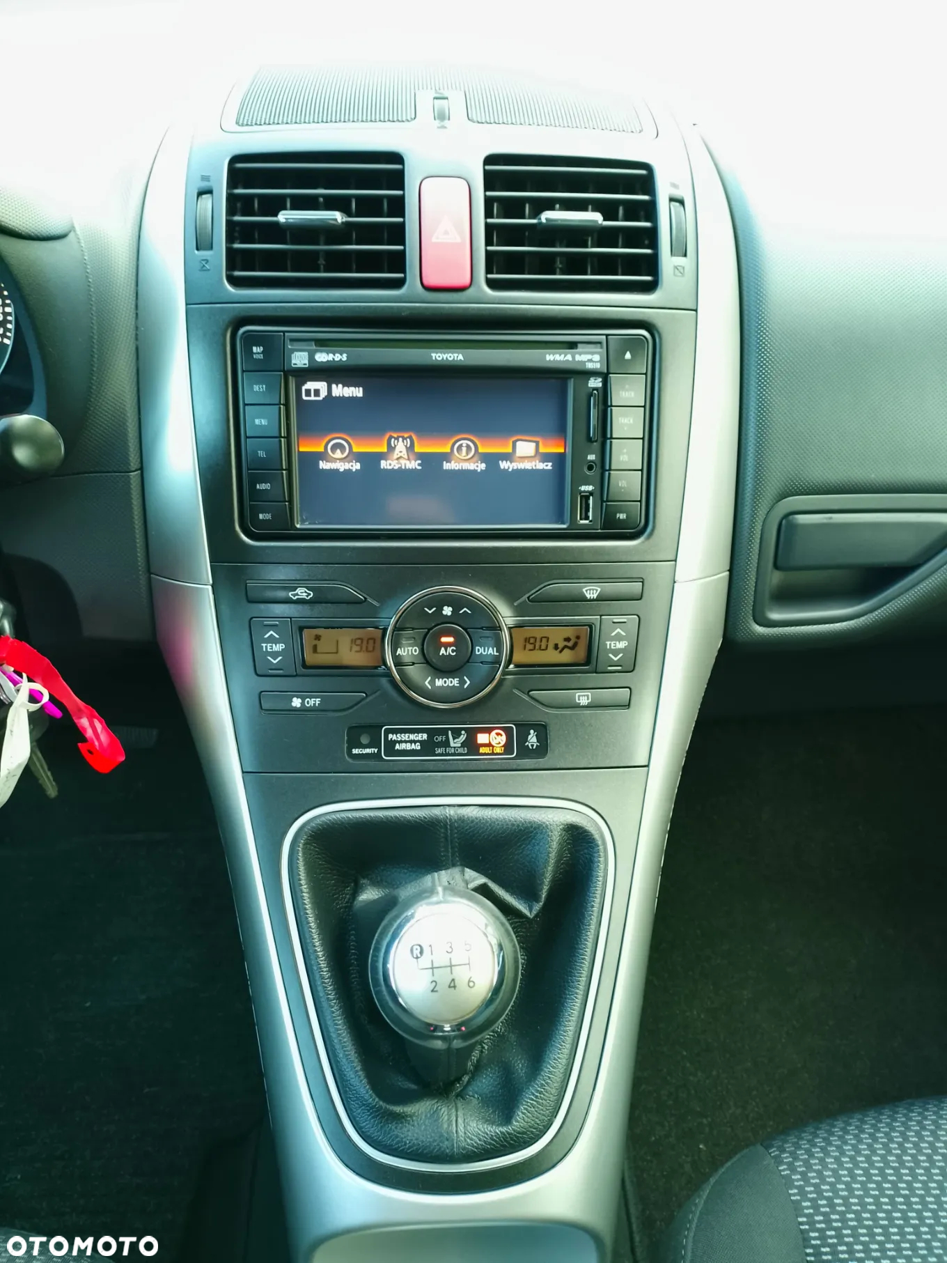 Toyota Auris 1.33 Dual-VVT-i Design Edition - 29