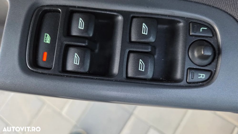 Volvo V50 1.6 D Momentum - 17