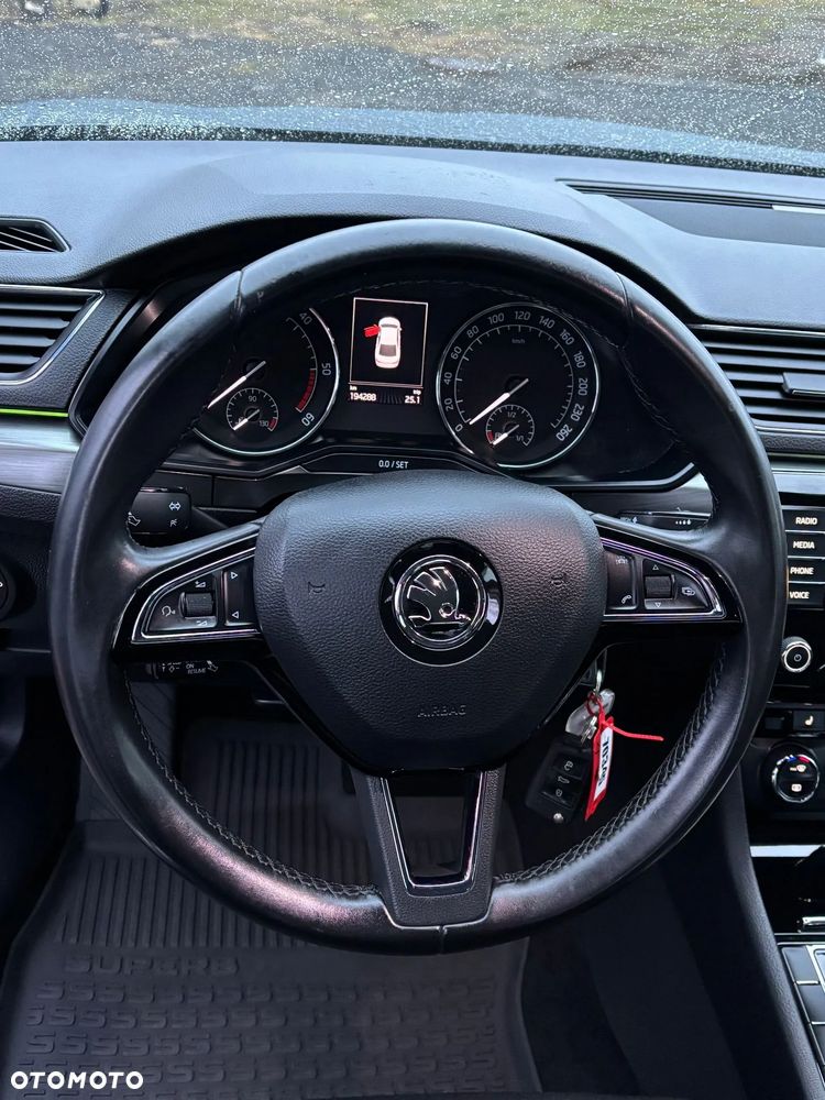 Skoda Superb 2.0 TDI DSG Premium Edition - 15