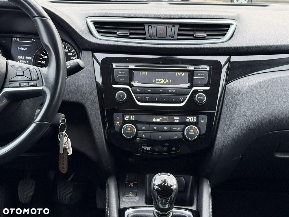 Nissan Qashqai - 25