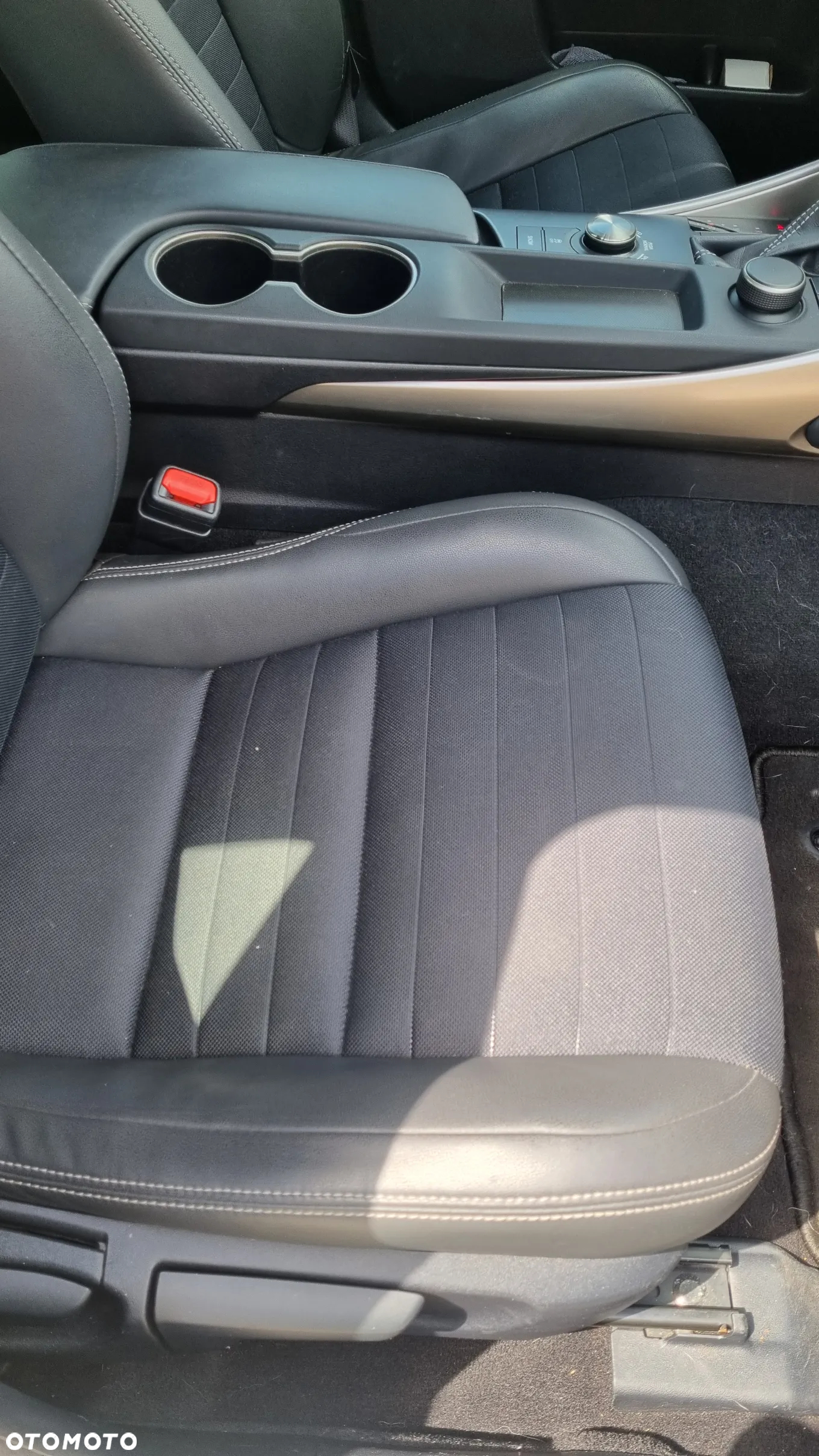 Lexus IS 200t / 300 Elegance - 12