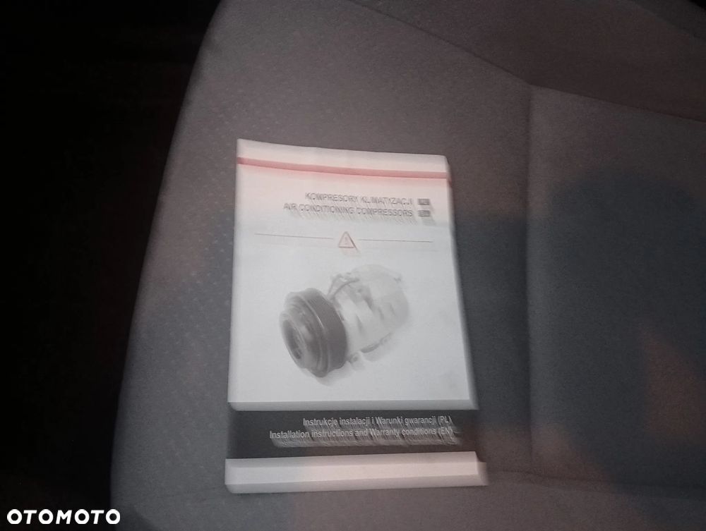 Toyota Prius 1.5 VVT-i Prestige - 28