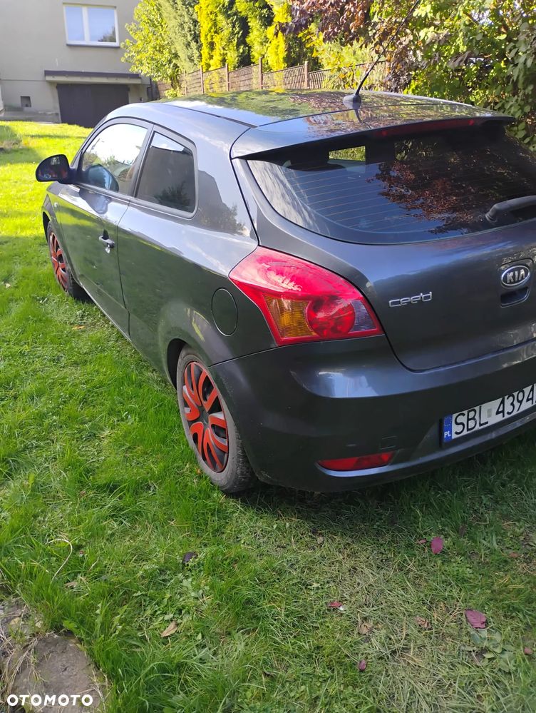 Kia Ceed 1.4 L - 3