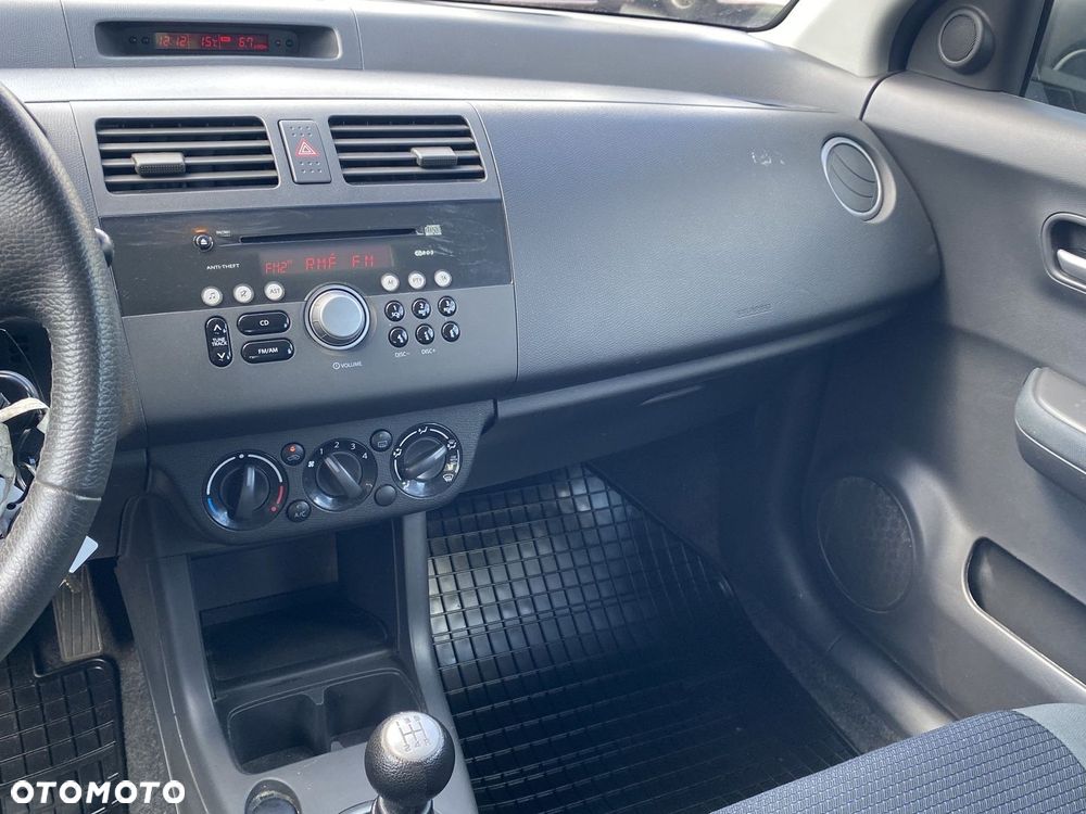 Suzuki Swift 1.3 Club - 13