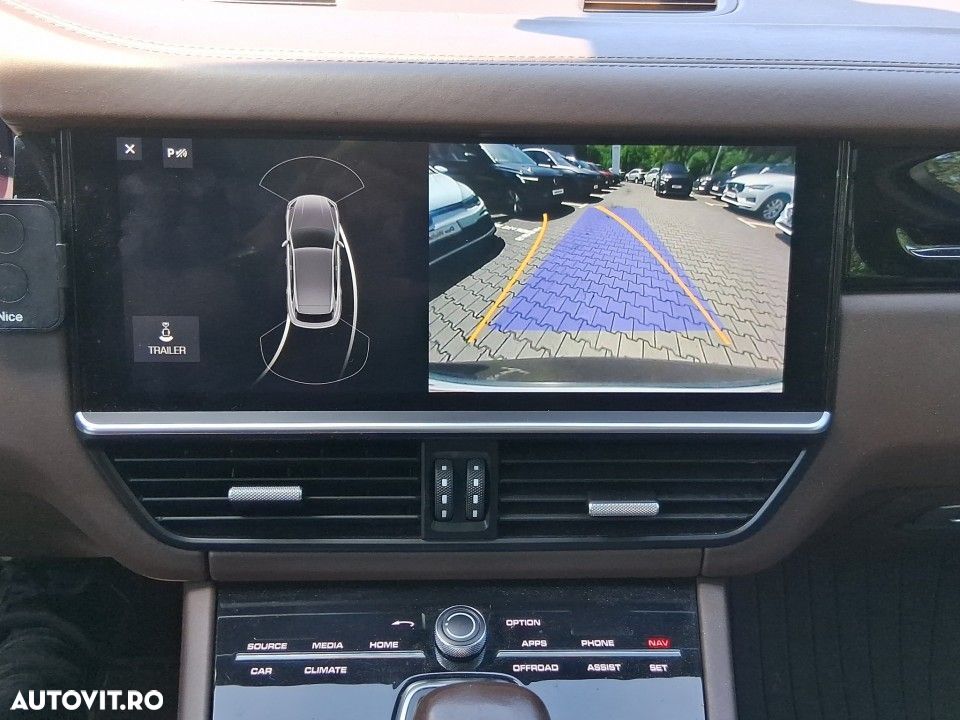 Porsche Cayenne - 18