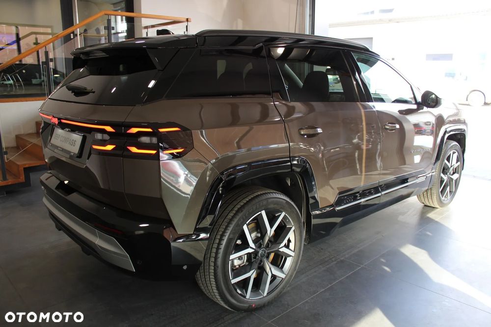 Jeep Compass 73.7kWh First Edition FWD - 3