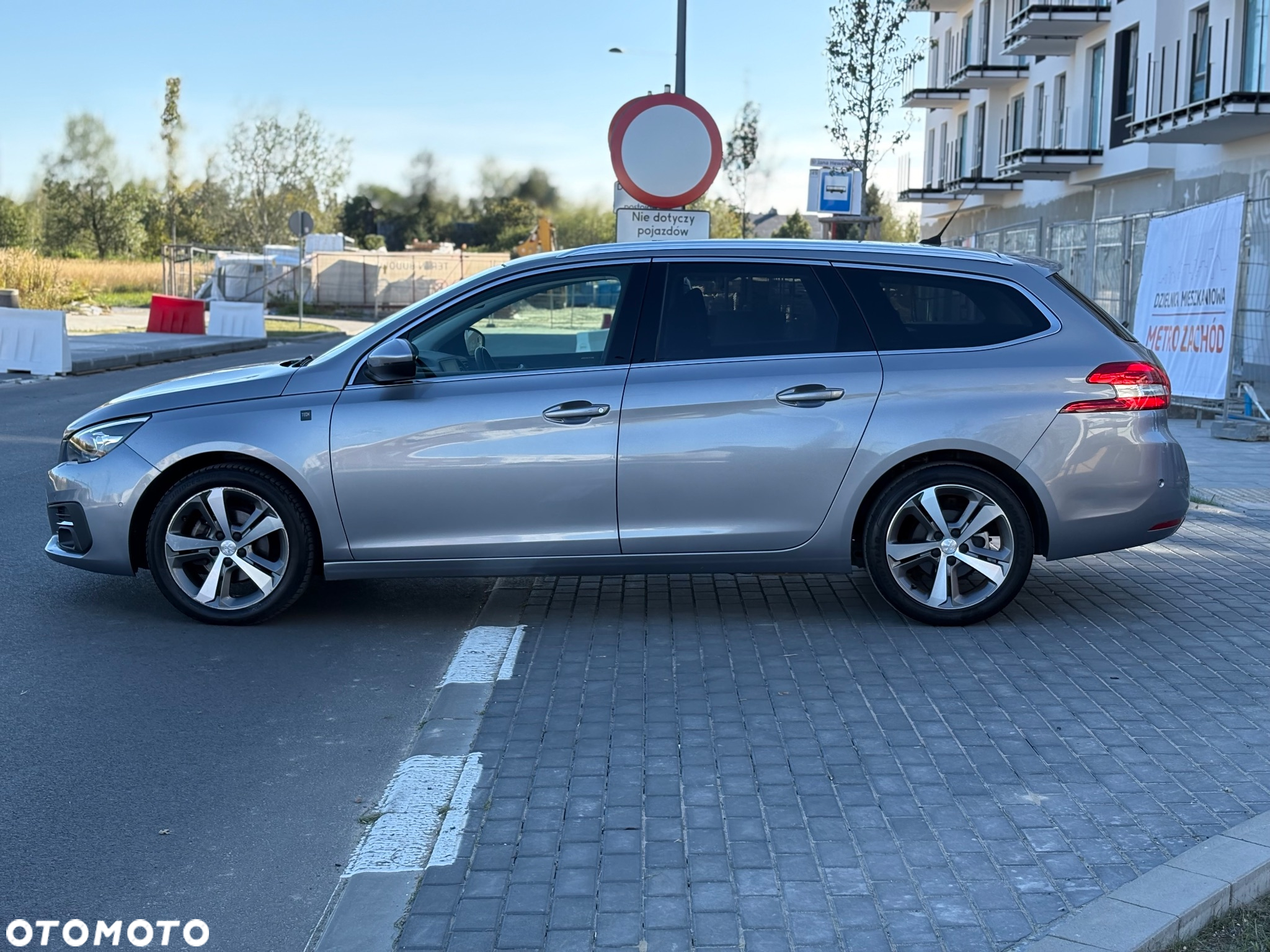 Peugeot 308 SW 1.5 BlueHDi Allure S&S EAT8 - 6