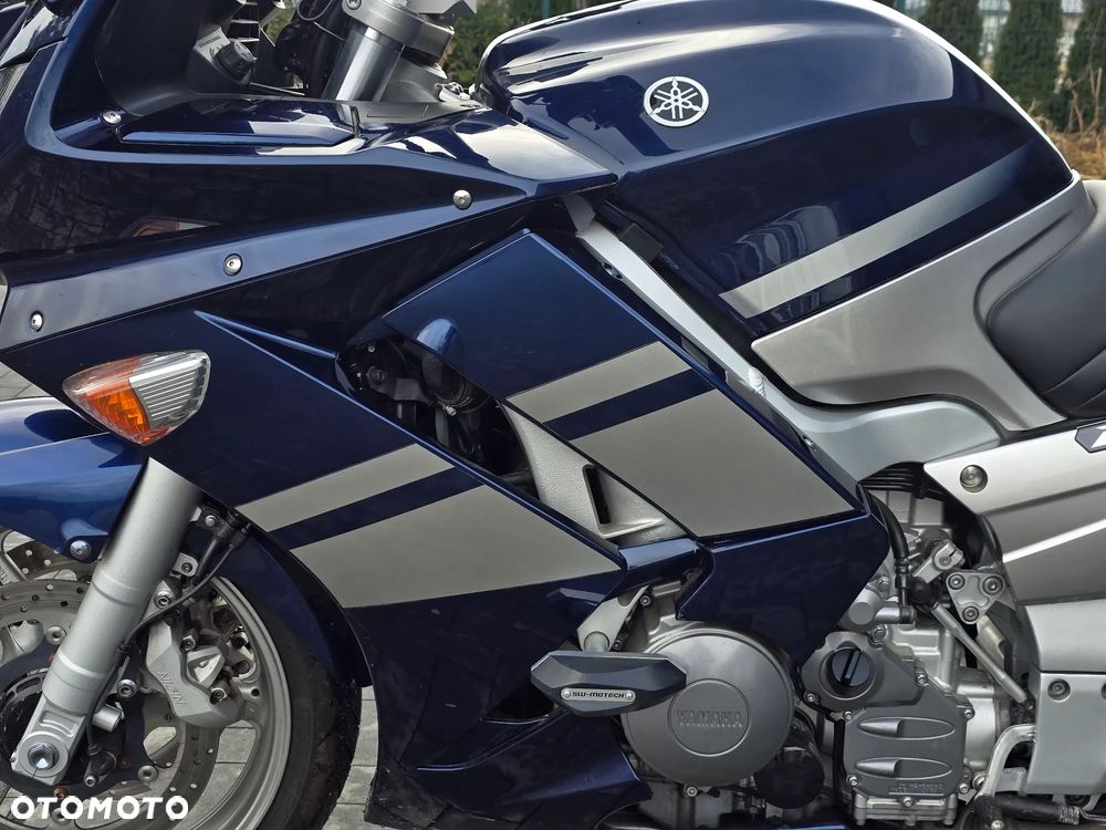 Yamaha FJR - 16