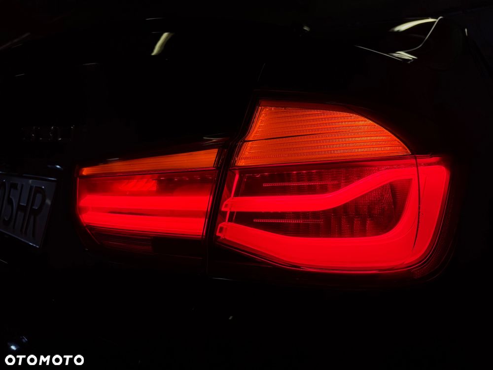 BMW Seria 3 330i xDrive Edition M Sport Shadow - 26
