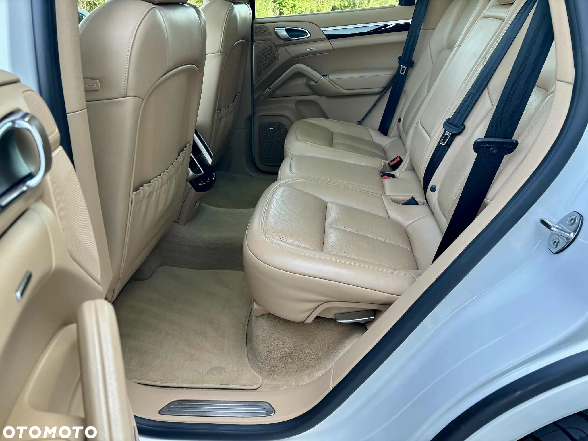 Porsche Cayenne Platinum Edition - 18