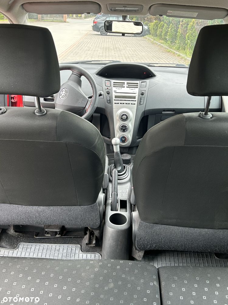 Toyota Yaris - 7