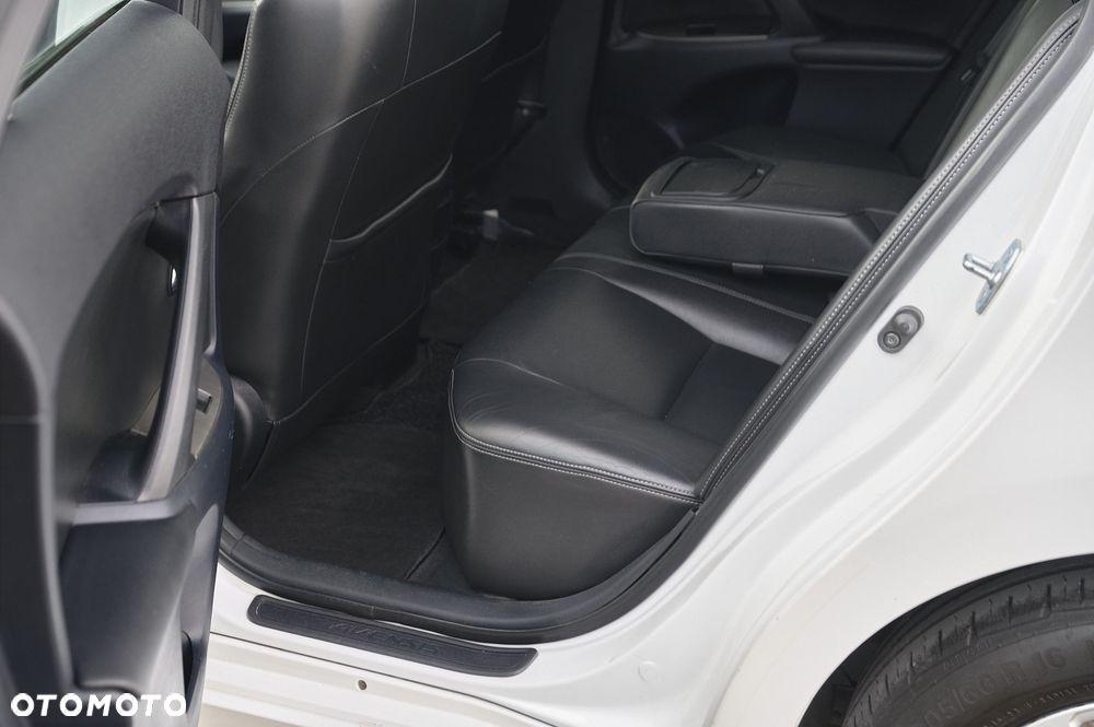 Toyota Avensis 2.0 D-4D Executive - 28