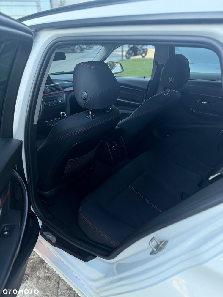 BMW Seria 3 318d Sport Line - 10