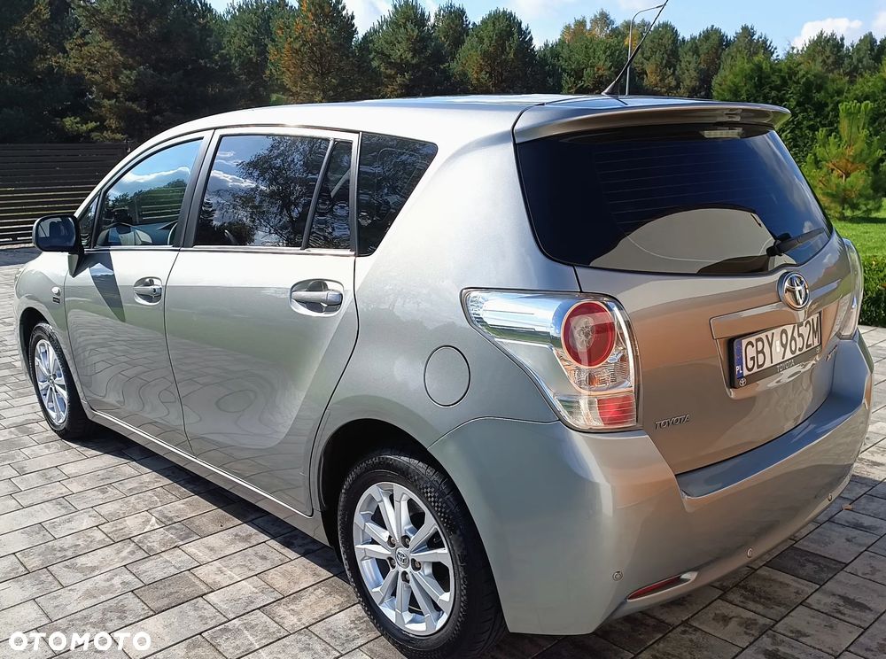 Toyota Verso 2010 photo 5