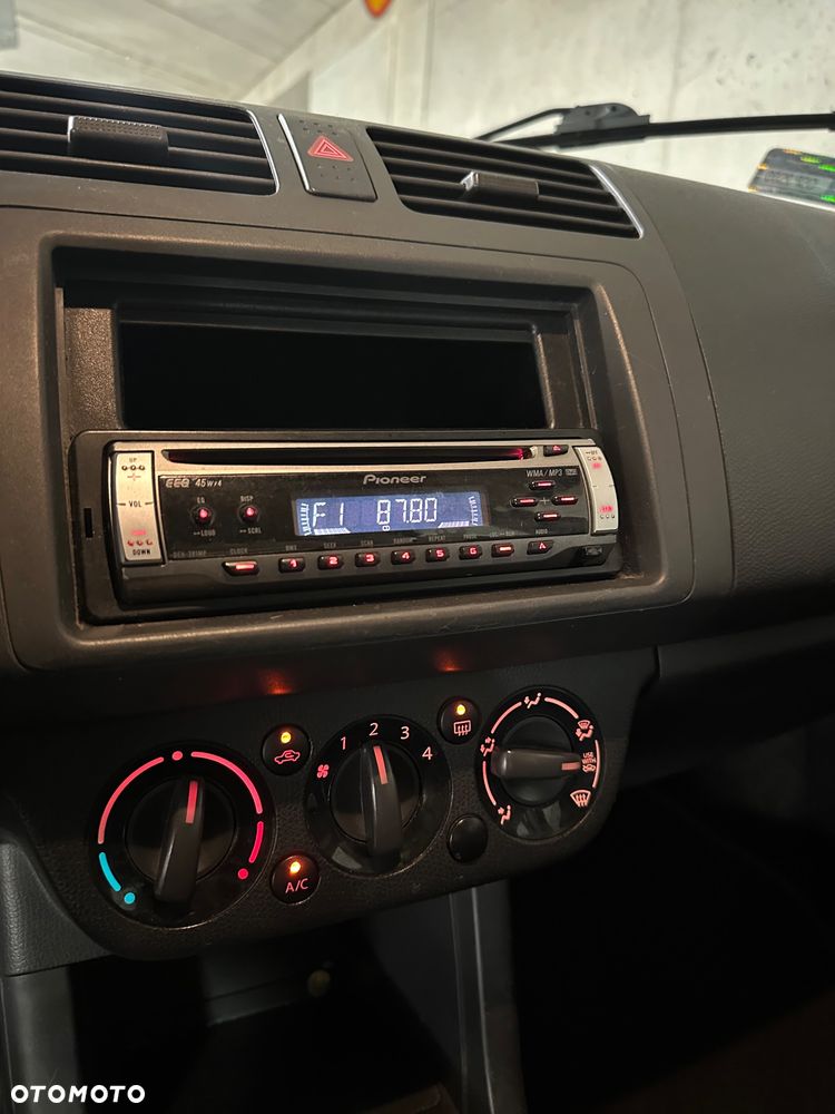 Suzuki Swift 1.3 DDiS Club - 23