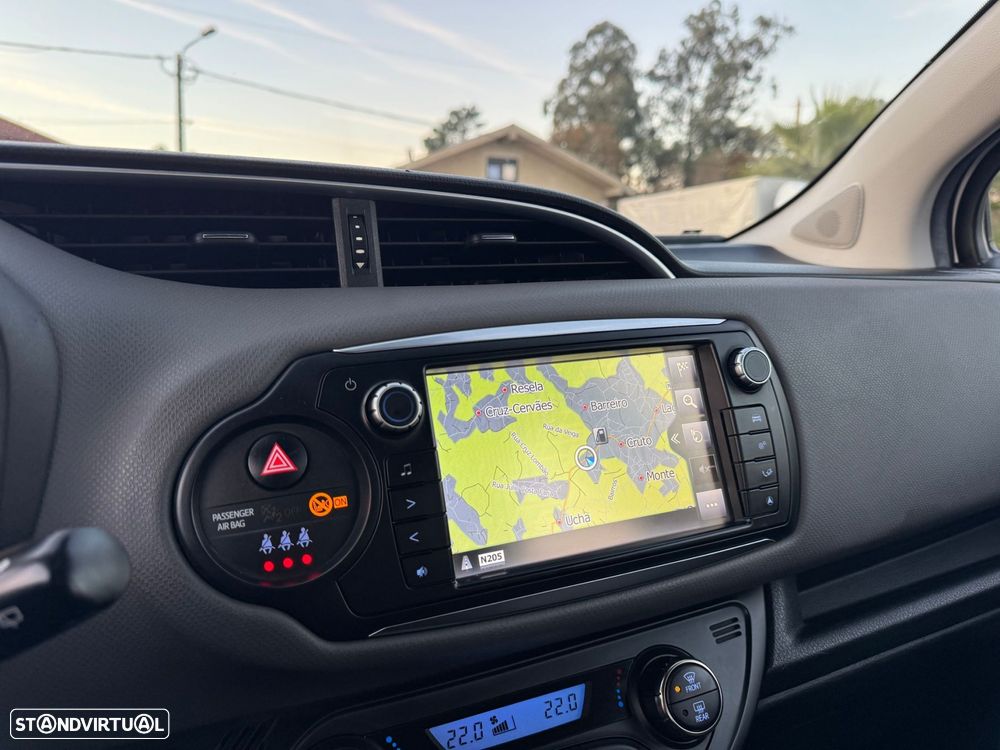 Toyota Yaris 1.5 HSD Comfort - 16