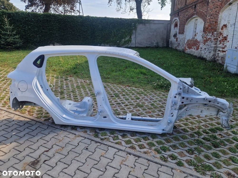 RENAULT CLIO IV CWIARTKA PRAWA PRZÓD - 1