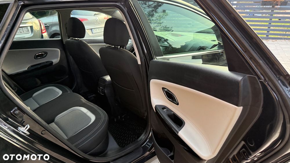 Kia Ceed 1.6 CRDi 136 ISG Platinum Edition - 32