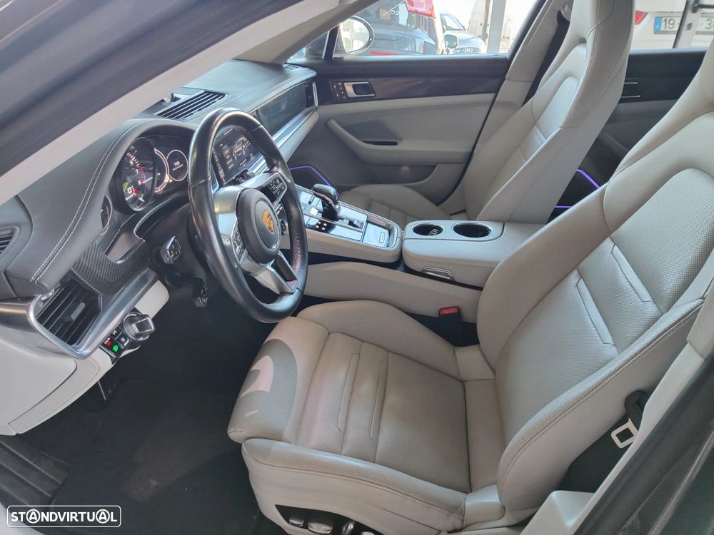 Porsche Panamera 4 E-Hybrid Platinum Edition - 12