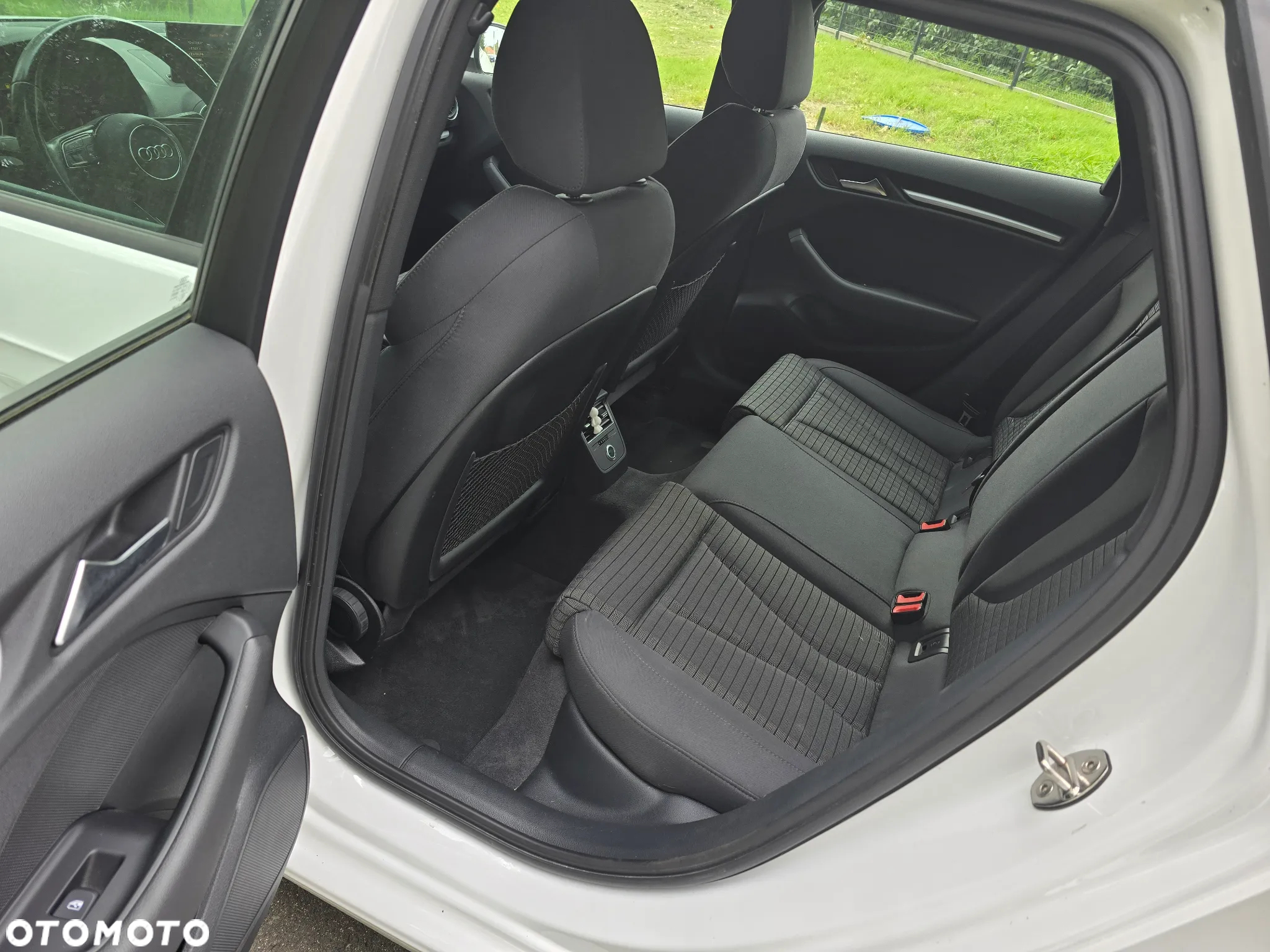 Audi A3 Sportback 1.6 TDI (clean diesel) Ambiente - 12