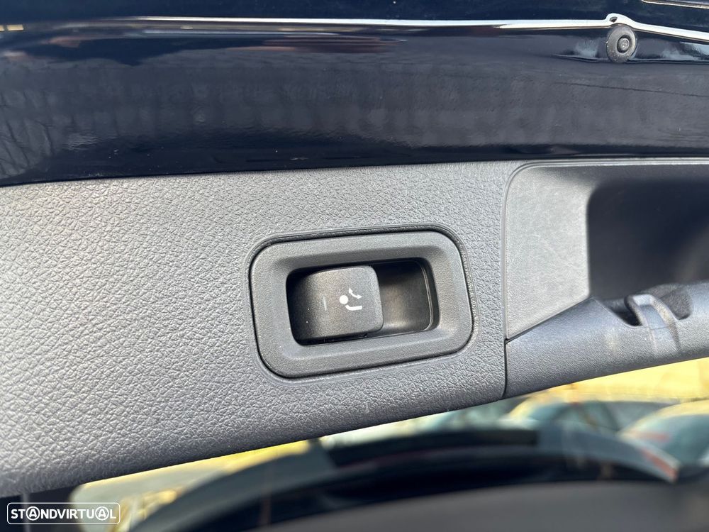 Mercedes-Benz B 250 e AMG Line - 20