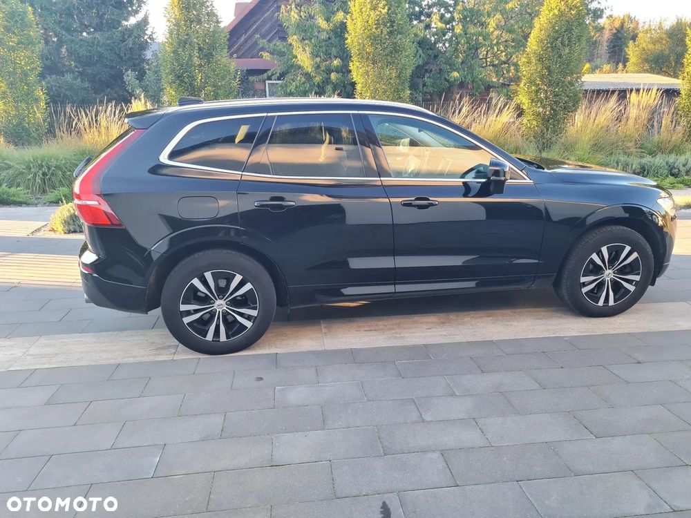 Volvo XC 60 B4 D AWD Momentum Pro - 2