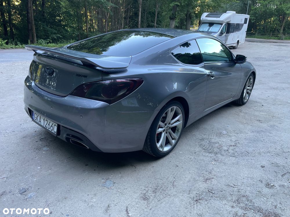 Hyundai Genesis Coupe 3.8 V6 Executive - 8
