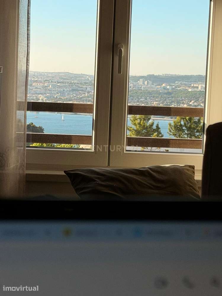 Apartamento T2 com Vista Fantástica sobre o Rio Tejo, Estacionamento e - Grande imagem: 4/11