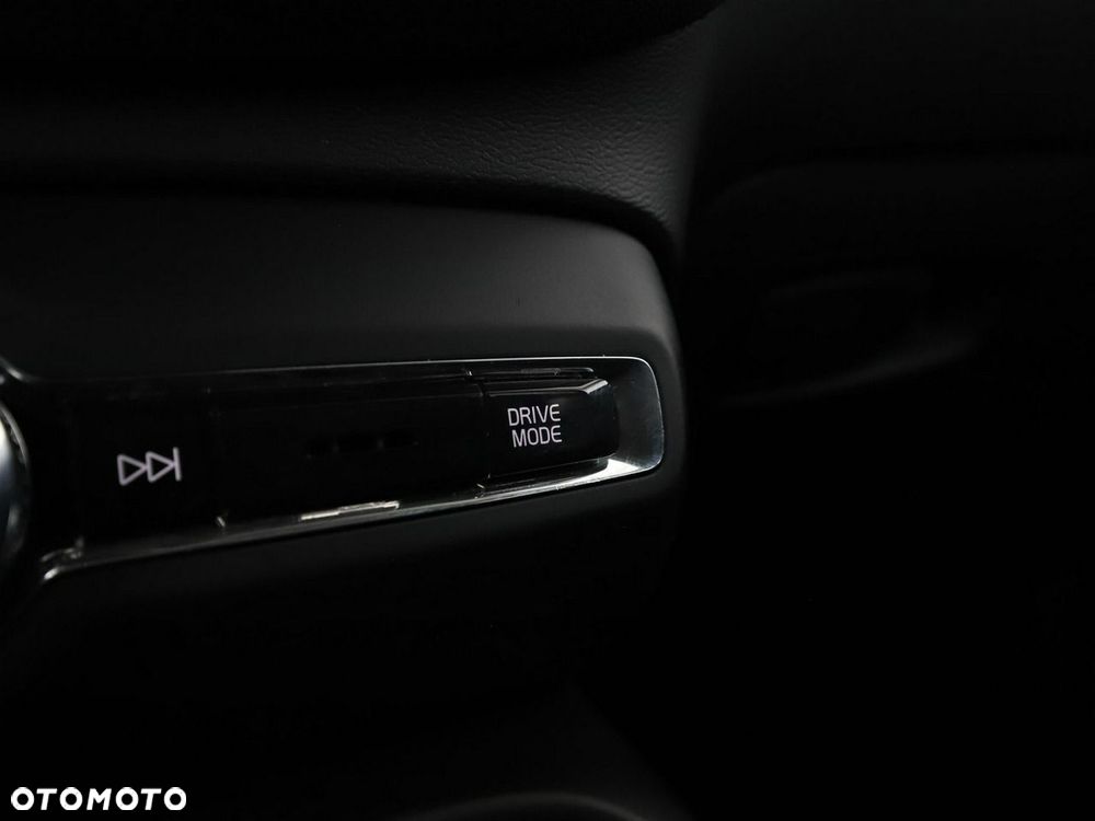 Volvo XC 40 T3 Momentum Pro - 30