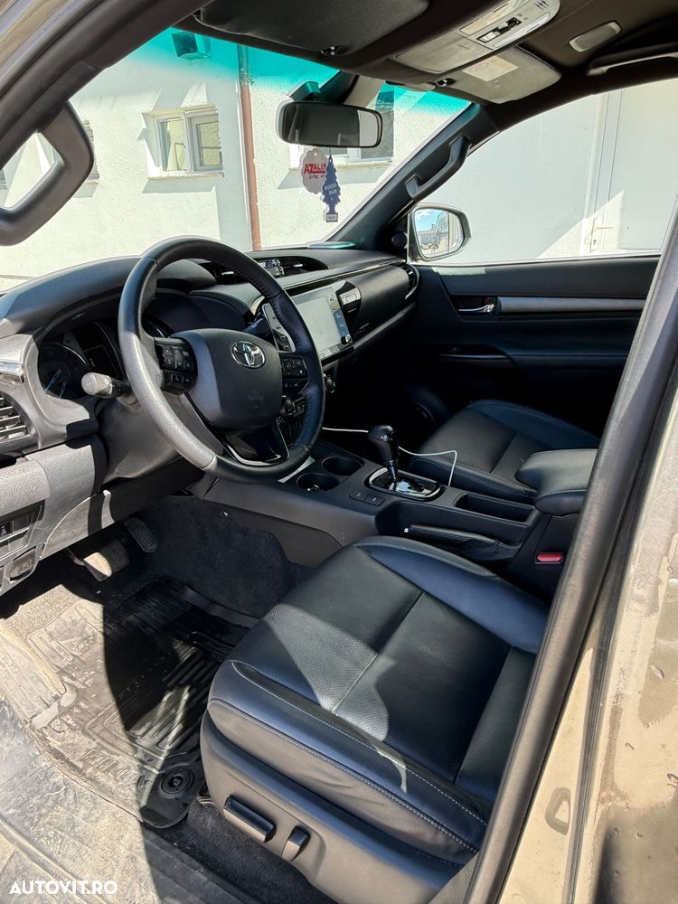 Toyota Hilux 2.8D 204CP 4x4 Double Cab AT Invincible Color Edition - 8